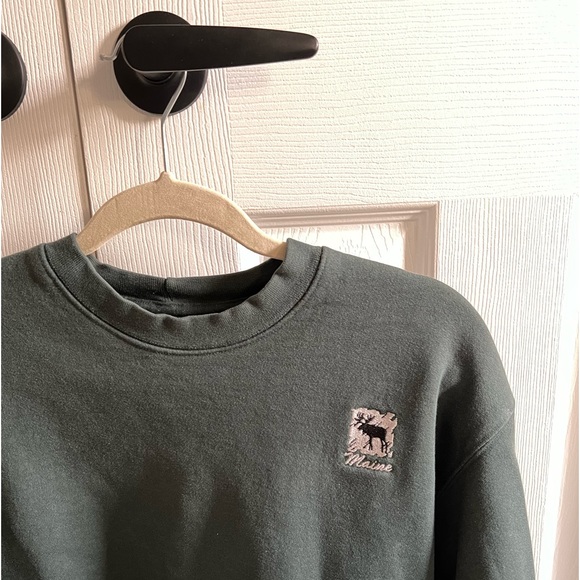 Vintage Woman’s Maine Sweatshirt-Crew Neck - Picture 3 of 3